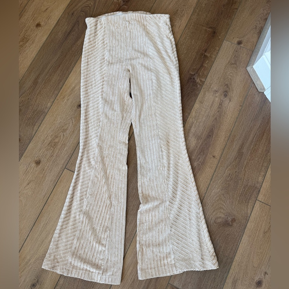 Slim Pull-On Velvet Flare Pants Free People - Picture 2 of 5